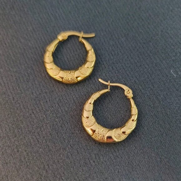 18k Plated Snake Skin Pattern Oil-Pressed Hoop Earrings - Picture 2 of 6